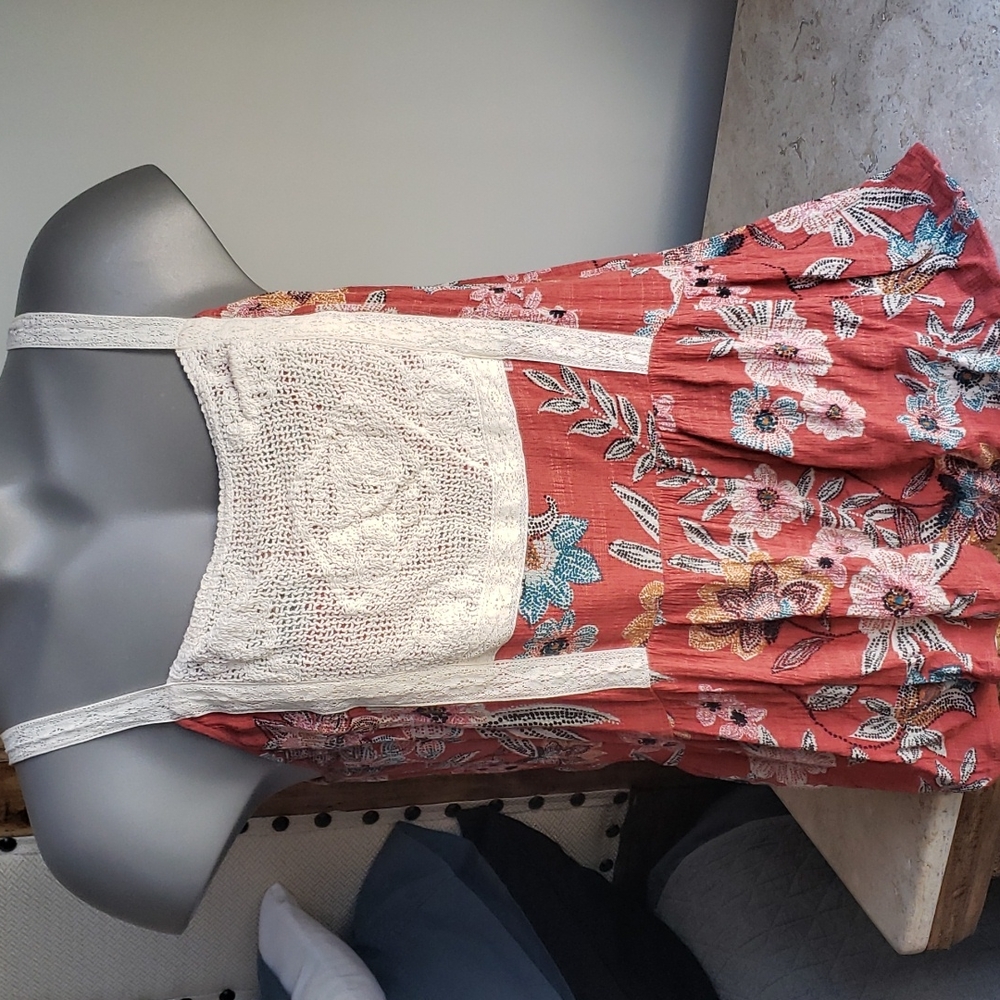 Womens maurices loose fitting peplum tank. Size large. Multi FALL colors